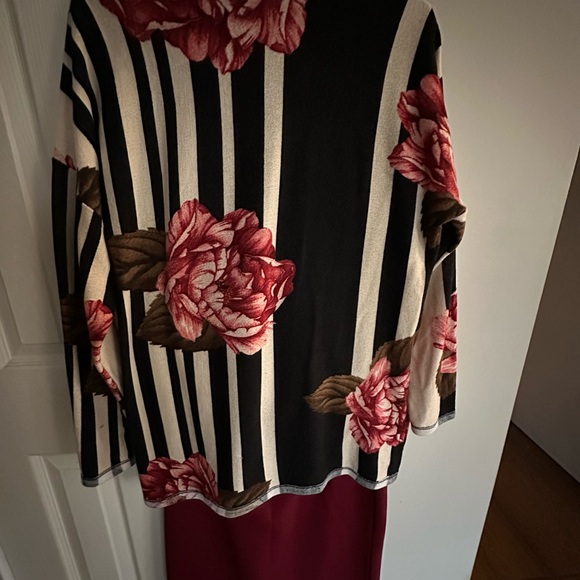 Modest 3pc outfit Now& Forever Black& Cream Floral Long Sleeve tunic, skirt set - Picture 4 of 6